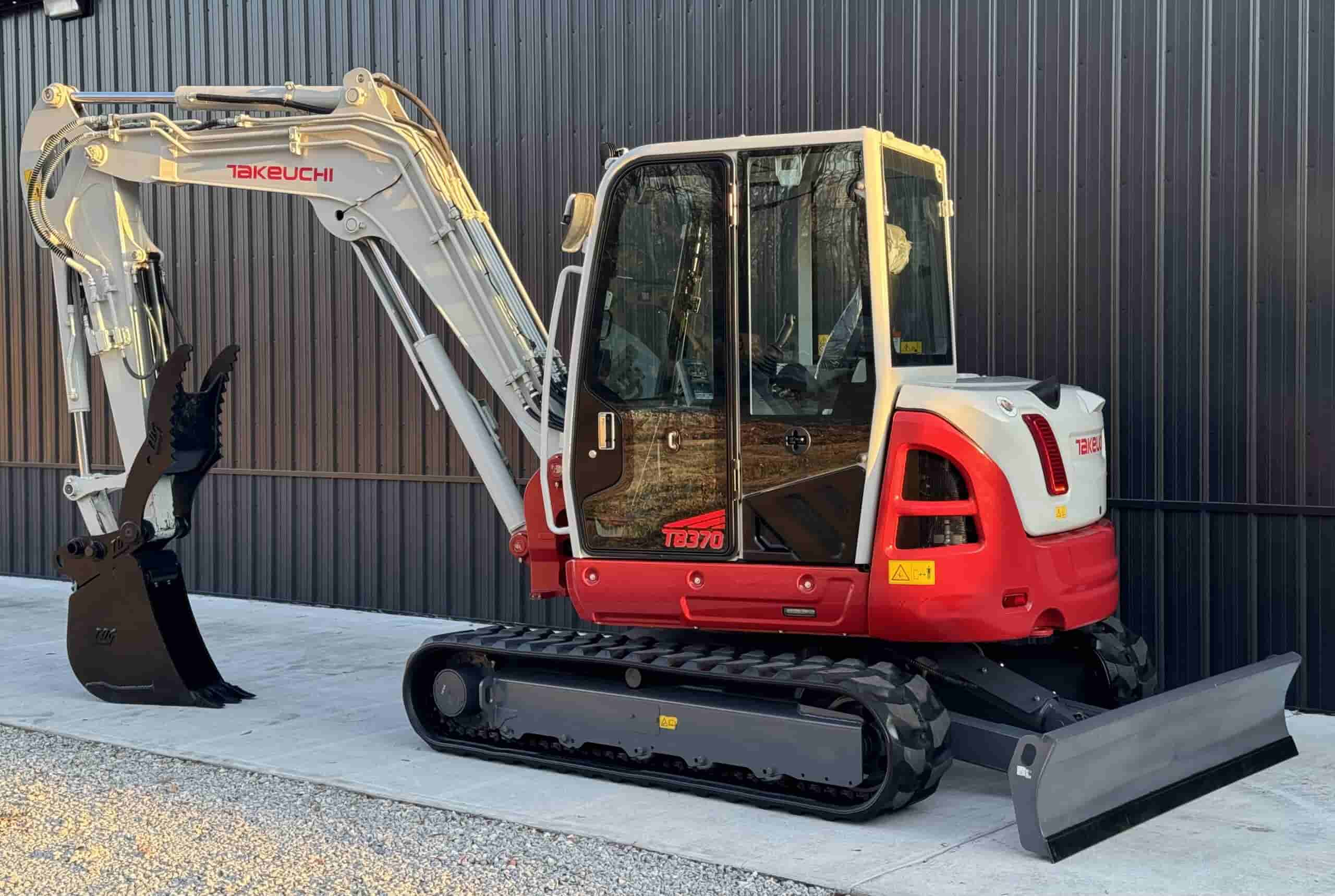 2022 TAKEUCHI TB370 4 Buckets
